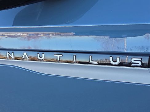 New 2026 Lincoln Nautilus Reserve image 8