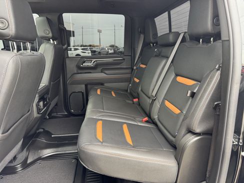 Used 2025 GMC Sierra 2500 AT4 AWD/4WD image 27