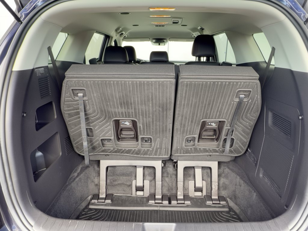 Used 2024 Kia Carnival LX FWD image 28