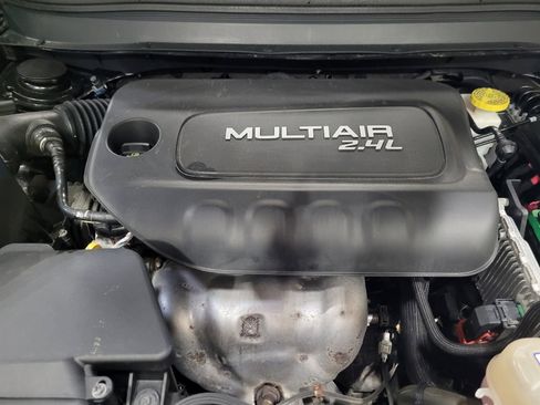 Used 2019 Jeep Cherokee Latitude w/ Popular Appearance Group AWD/4WD image 30