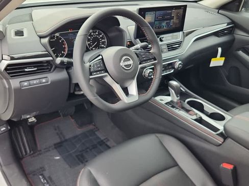 New 2025 Nissan Altima 2.5 SR w/ SR Premium Package image 11