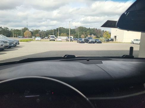 Used 2018 Cadillac XTS Luxury image 8