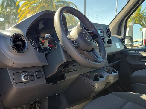 New 2024 Mercedes-Benz Sprinter 4500 image 10