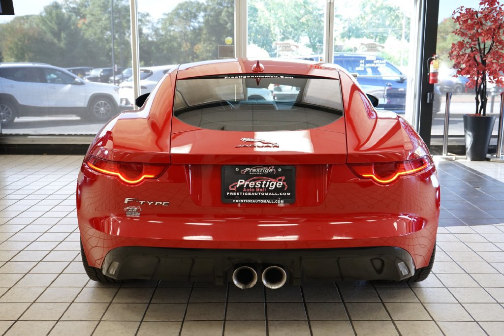 Used 2017 Jaguar F-TYPE Coupe RWD image 13