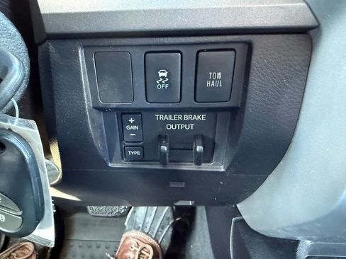 Used 2016 Toyota Tundra SR5 image 19