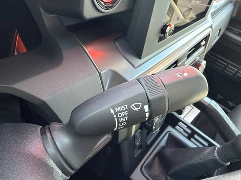 Used 2025 Toyota Tacoma TRD Off-Road AWD/4WD image 30