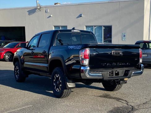 Used 2022 Toyota Tacoma TRD Off-Road image 3