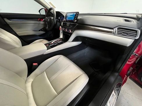 Used 2020 Honda Accord EX image 10