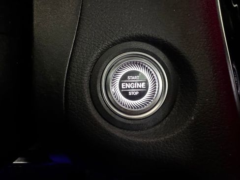 Used 2020 Mercedes-Benz GLC 350e GLC 350e image 31