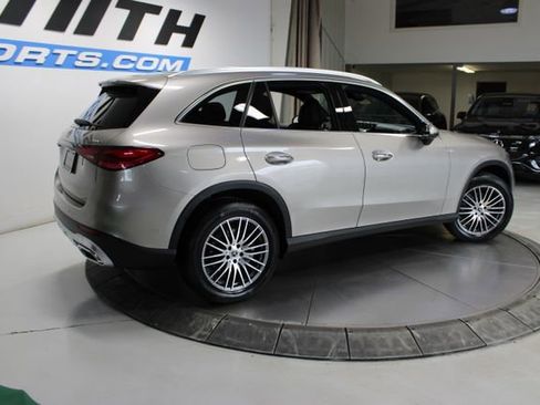 Used 2024 Mercedes-Benz GLC 300 4MATIC image 5