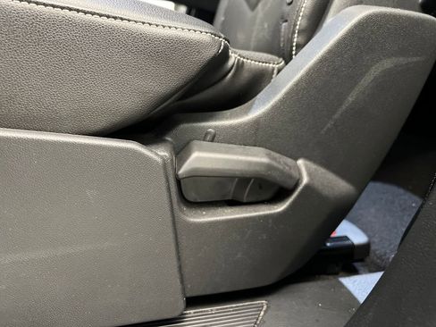 Used 2024 Volkswagen Atlas SE image 15