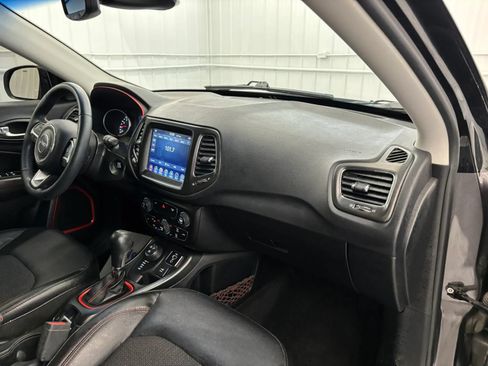 Used 2019 Jeep Compass Trailhawk w/ Cold Weather Group AWD/4WD image 33