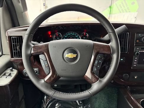 Used 2019 Chevrolet Express 2500 RWD image 27