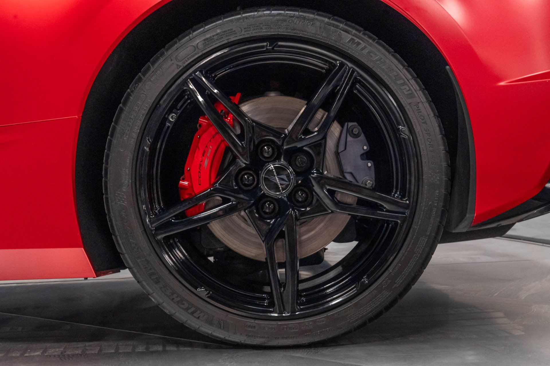 Used 2022 Chevrolet Corvette Stingray Coupe w/ 2LT w/ Z51 Performance Package RWD image 46