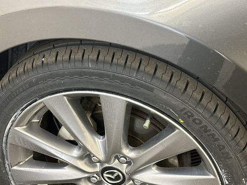 Used 2023 MAZDA MAZDA3 s FWD image 35