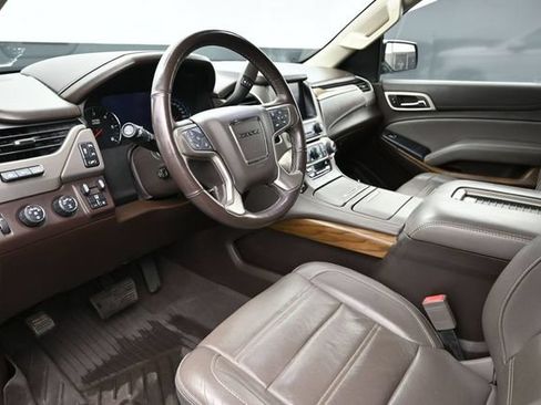 Used 2020 GMC Yukon Denali w/ Open Road Package AWD/4WD image 12