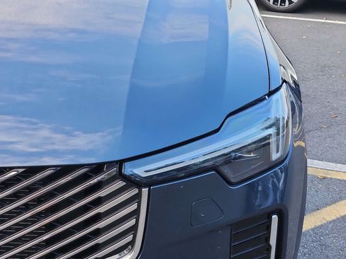 Used 2025 Volvo XC90 B6 Ultra w/ Protection Package Premier AWD/4WD image 9