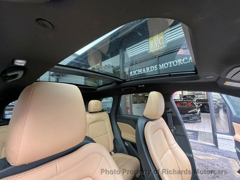 Used 2021 Lincoln Corsair Reserve w/ Equipment Group 201A image 20