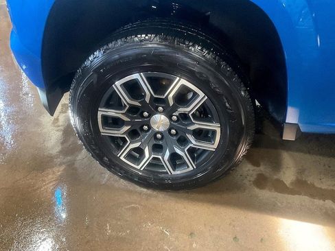 Used 2023 Chevrolet Colorado LT w/ LT Convenience Package III image 14