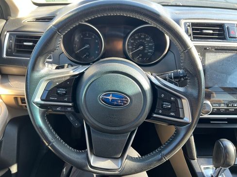 Used 2018 Subaru Outback 2.5i Premium image 11