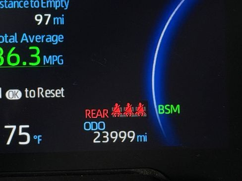 Used 2025 Toyota RAV4 XLE AWD/4WD image 16
