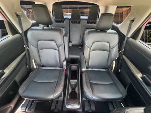Used 2022 Nissan Pathfinder SL w/ SL Premium Package FWD image 8