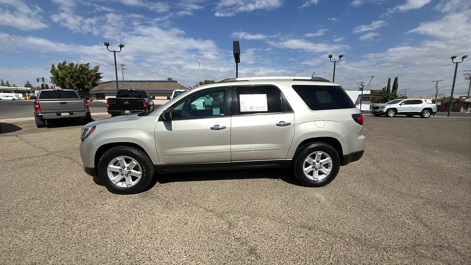 Used 2014 GMC Acadia SLE FWD image 3