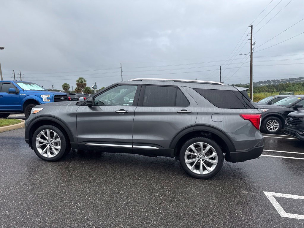Used 2023 Ford Explorer Platinum w/ Technology Package AWD/4WD image 4
