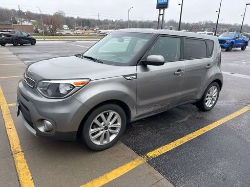 Used 2019 Kia Soul + image 1