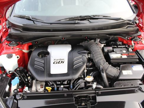Used 2016 Hyundai Veloster Turbo w/ Option Group 04 FWD image 32