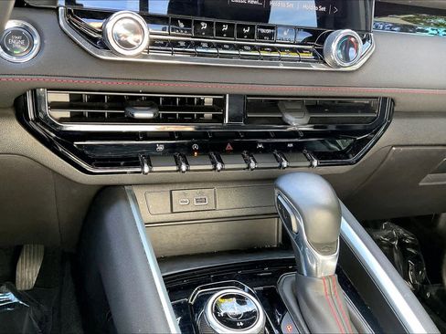 Certified 2023 Chevrolet Colorado Z71 w/ Z71 Convenience Package 2 image 30