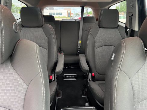 Used 2016 Chevrolet Traverse LT w/ Traveler's Package FWD image 26
