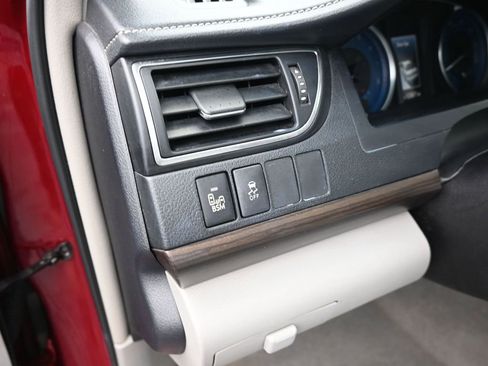 Used 2017 Toyota Camry XLE image 17