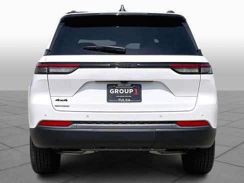 New 2026 Jeep Grand Cherokee Altitude AWD/4WD image 4