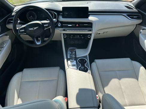 Used 2025 Genesis G70 2.5T image 22