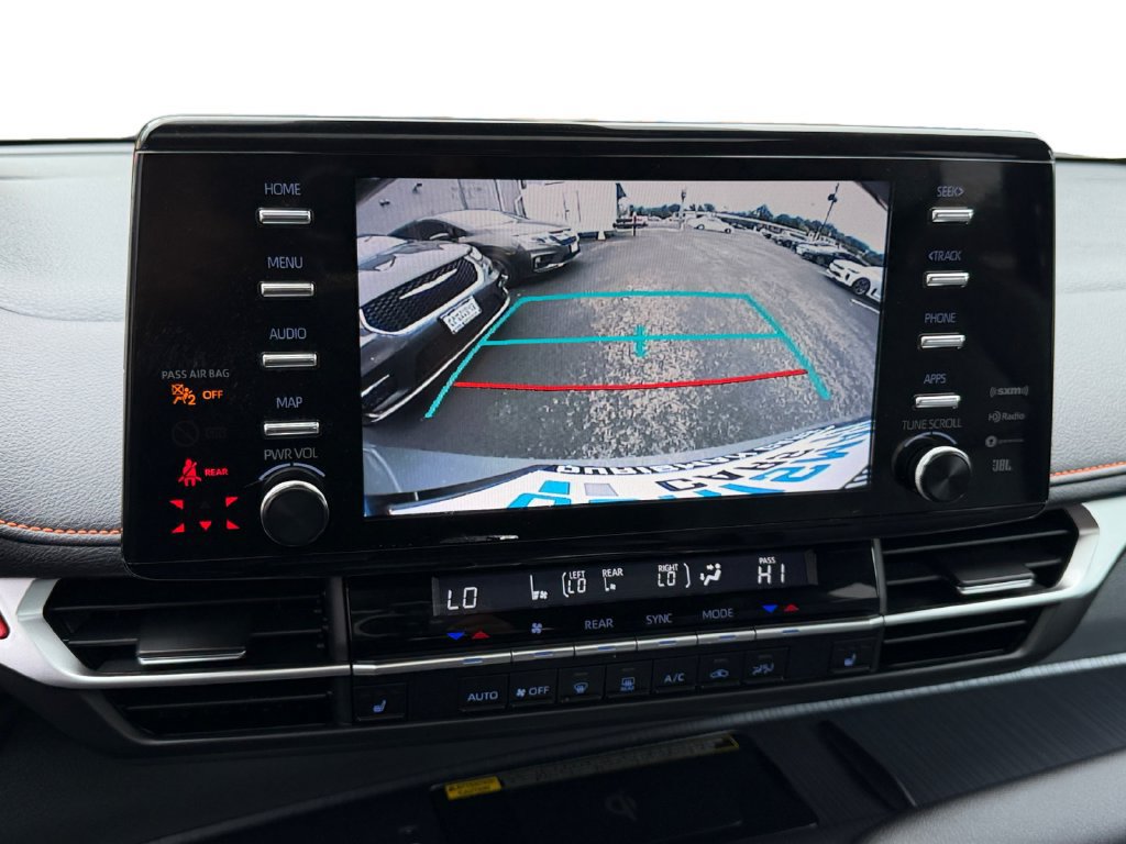 Used 2023 Toyota Sienna XSE w/ XSE Plus Package FWD image 22