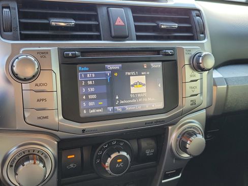 Used 2018 Toyota 4Runner SR5 AWD/4WD image 17