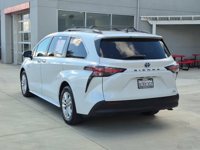 Used 2022 Toyota Sienna XLE w/ XLE Plus Package FWD image 7