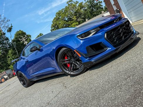 Used 2022 Chevrolet Camaro ZL1 RWD image 26