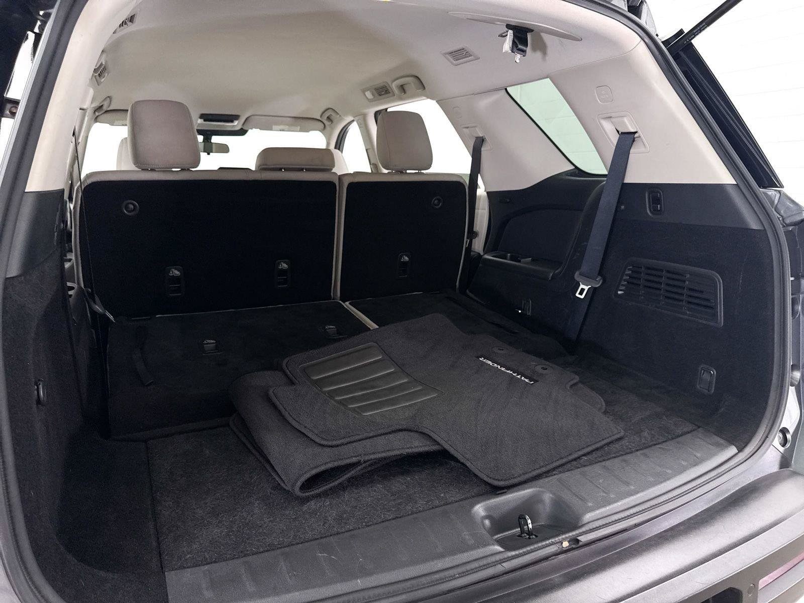 Used 2022 Nissan Pathfinder SV FWD image 30