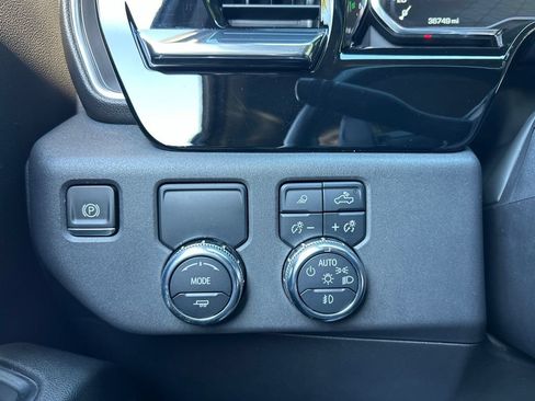 Used 2023 GMC Sierra 1500 SLT w/ SLT Premium Plus Package RWD image 7
