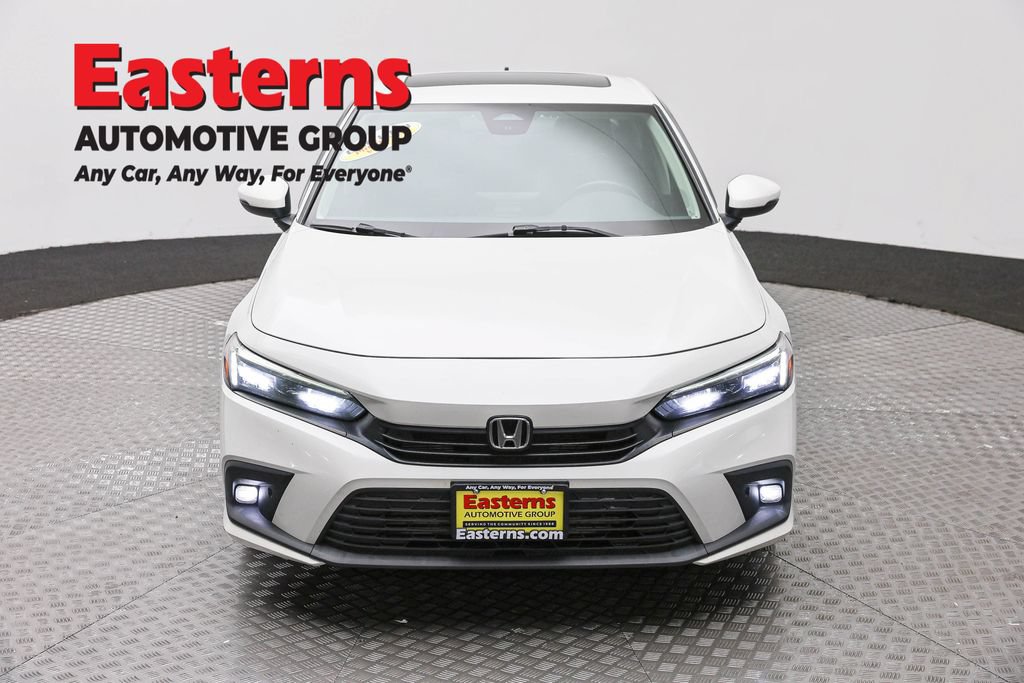 Used 2022 Honda Civic Touring image 3