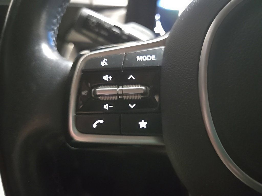 Certified 2022 Kia Carnival SX Prestige FWD image 27