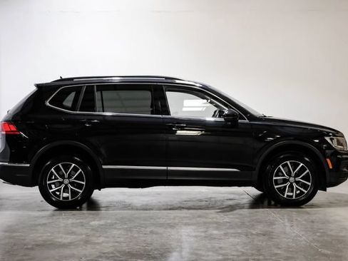 Used 2021 Volkswagen Tiguan SEL FWD image 9