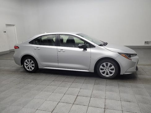 Used 2020 Toyota Corolla LE FWD image 11