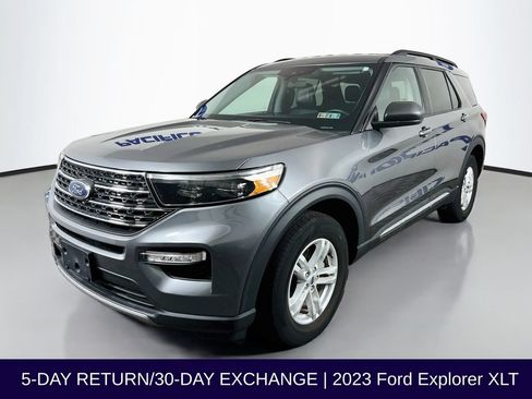 Certified 2023 Ford Explorer XLT w/ Equipment Group 202A AWD/4WD image 4
