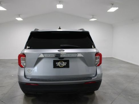 Used 2021 Ford Explorer XLT RWD image 8