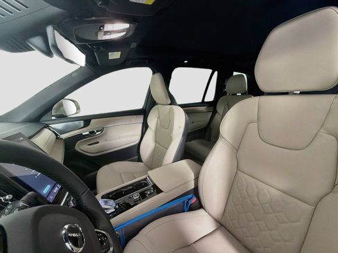 New 2026 Volvo XC90 T8 Plus w/ Protection Package Premier AWD/4WD image 22