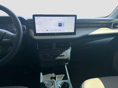 Used 2025 Ford Maverick Lariat w/ 4K Tow Package image 18