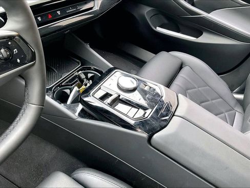 Used 2026 BMW 530i RWD image 11